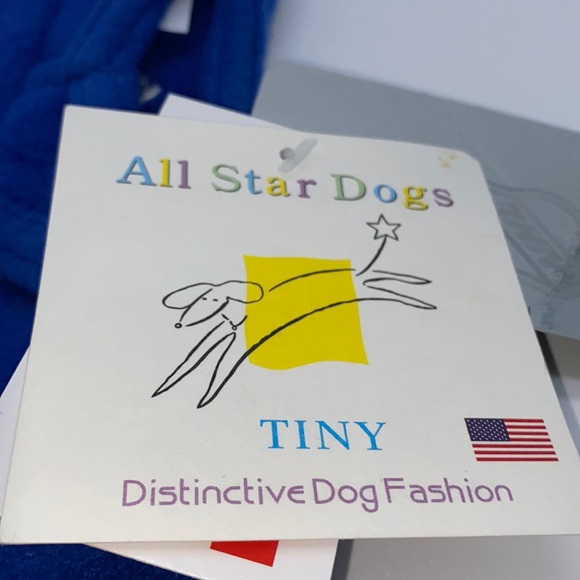 NHL Vancouver Canucks Hockey Team Dog Fleece Hoodie Sweater Size Tiny 2-5 lbs - Picture 4 of 13